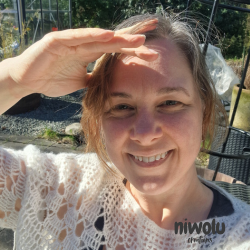 Portrait of the maker behind Niwolu Creations